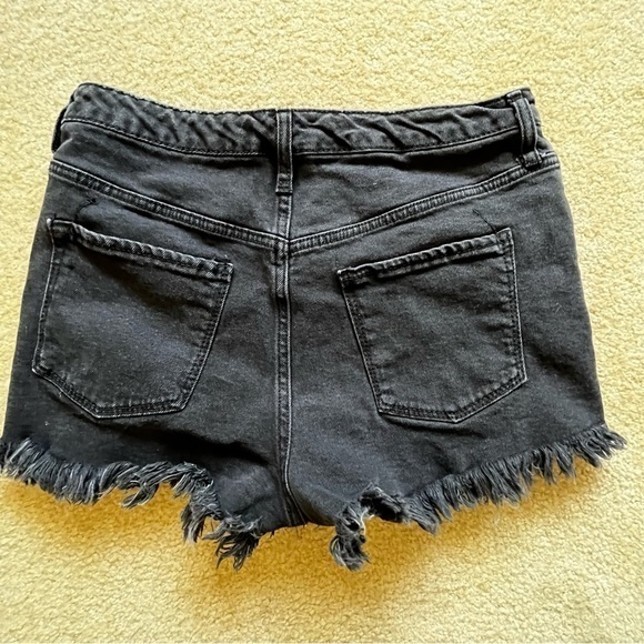Mossimo High Rise Denim Shorts Size 12/31 Black Distressed Frayed 5 Pockets - Picture 4 of 4